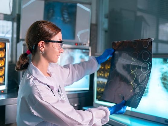 Zastosowanie promieniowania w nowoczesnej diagnostyce medycznej – innowacje i efektywność